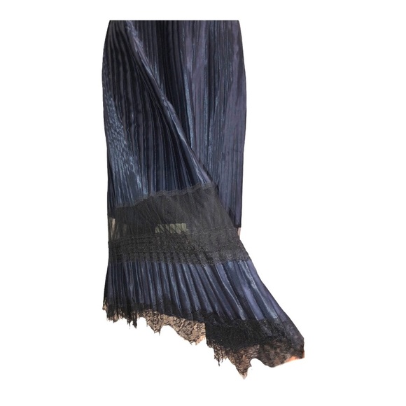 Beautiful pleated navy blue & black lace peek a boo satin effect goth skirt sz L - Picture 10 of 16
